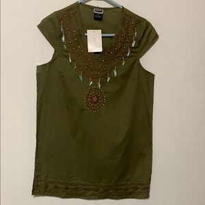 009 CantataGreen Embellished Sleeveless Blouse with Bib Collar